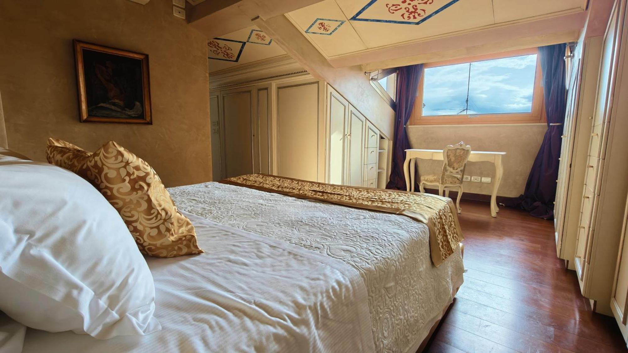 Opera Luxury Apartment Verona Exterior photo