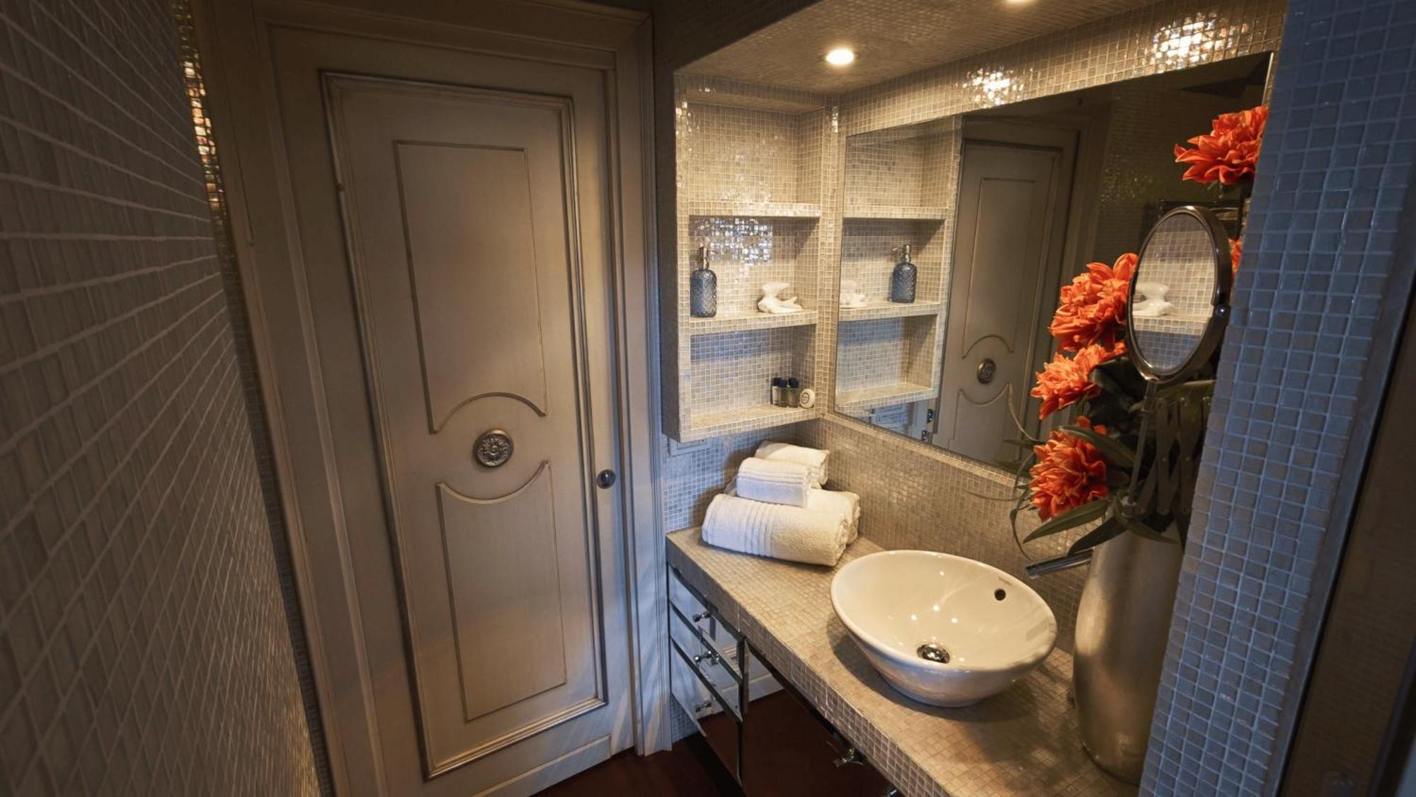 Opera Luxury Apartment Verona Exterior photo