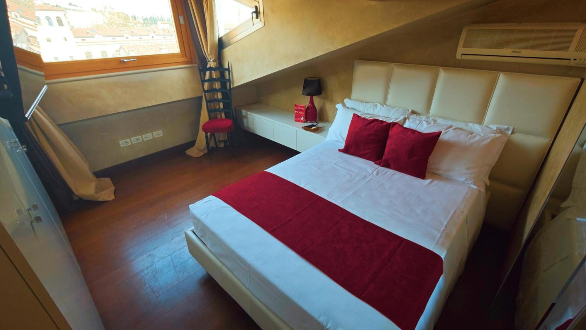 Opera Luxury Apartment Verona Exterior photo
