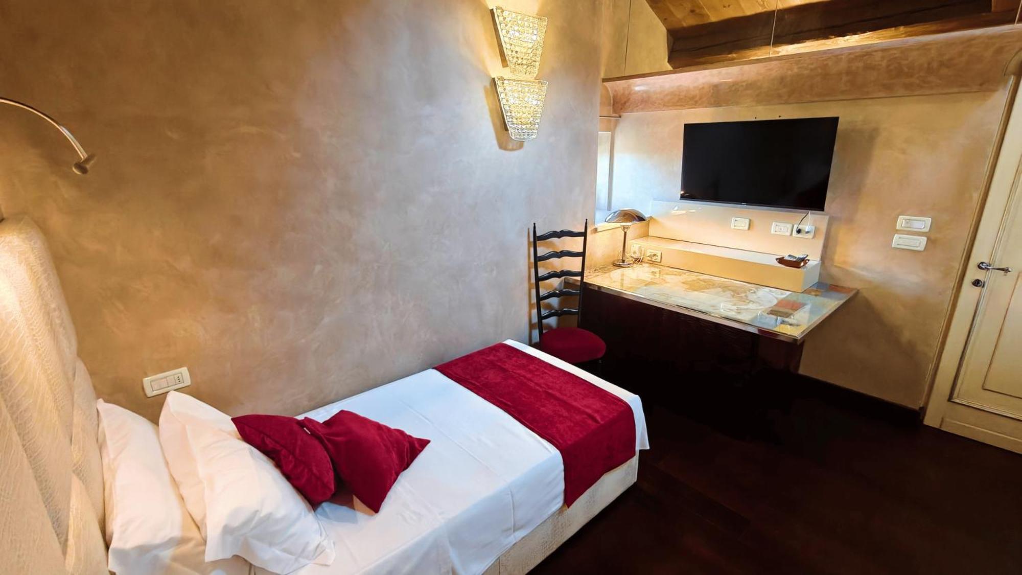 Opera Luxury Apartment Verona Exterior photo