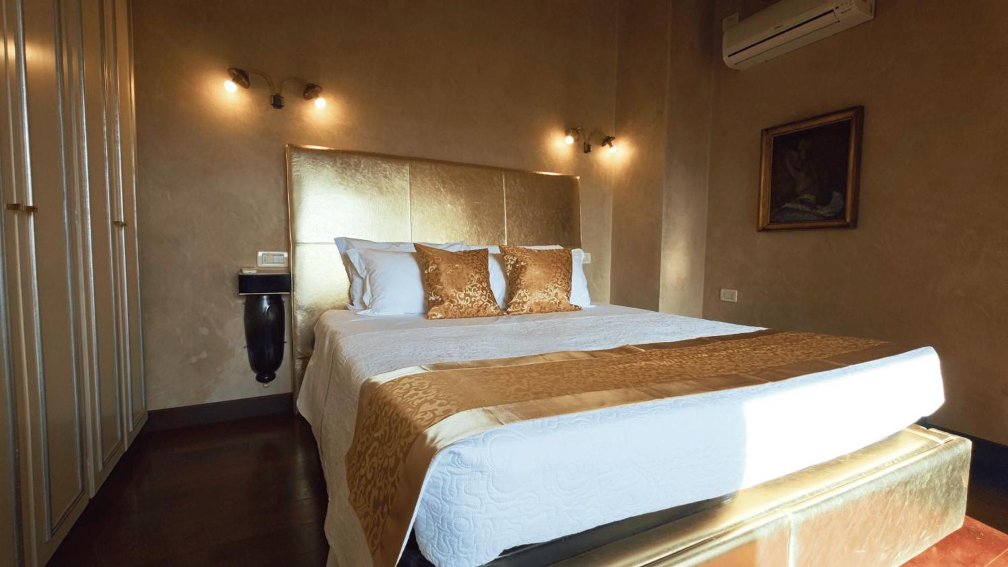 Opera Luxury Apartment Verona Exterior photo
