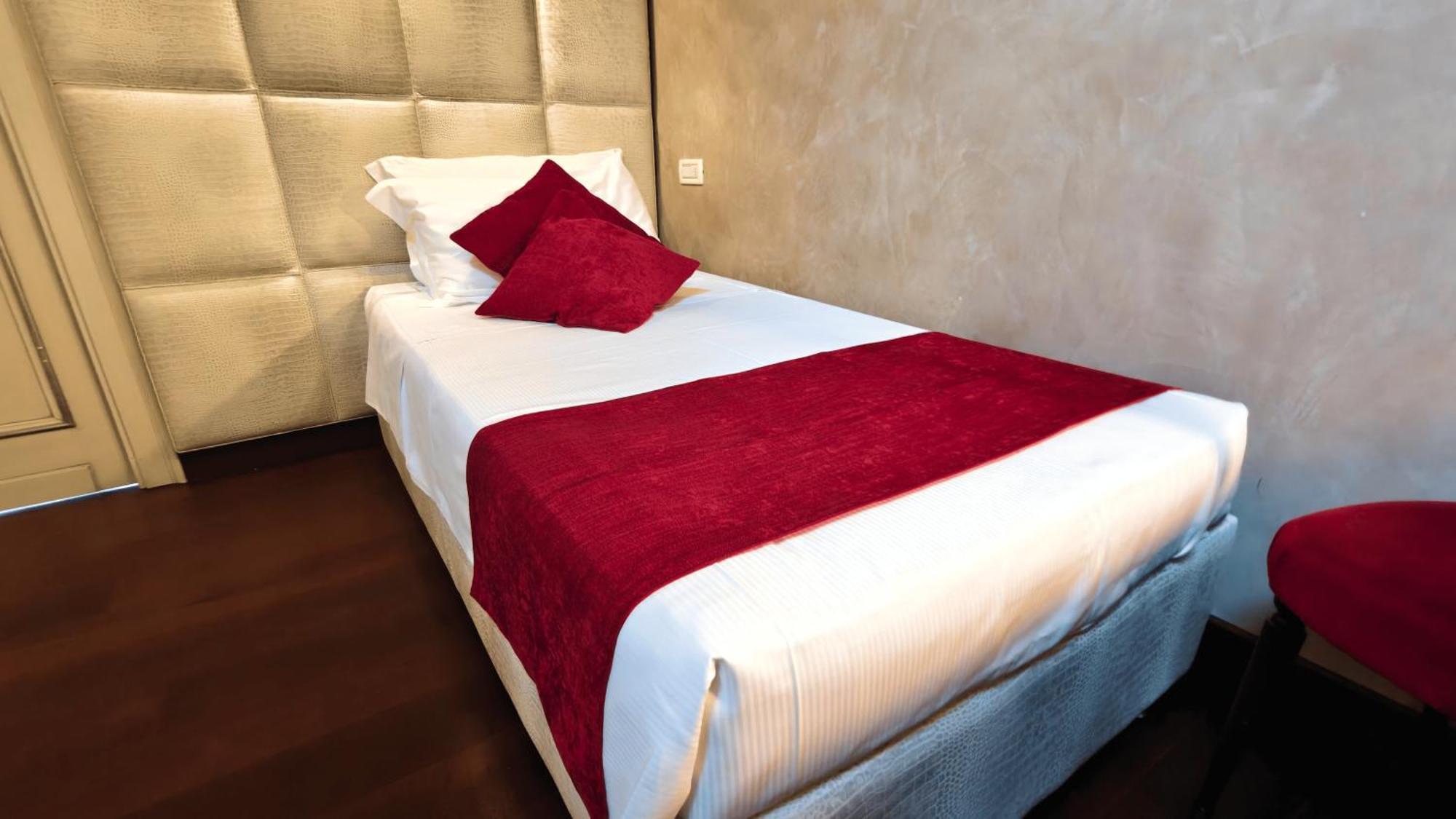 Opera Luxury Apartment Verona Exterior photo