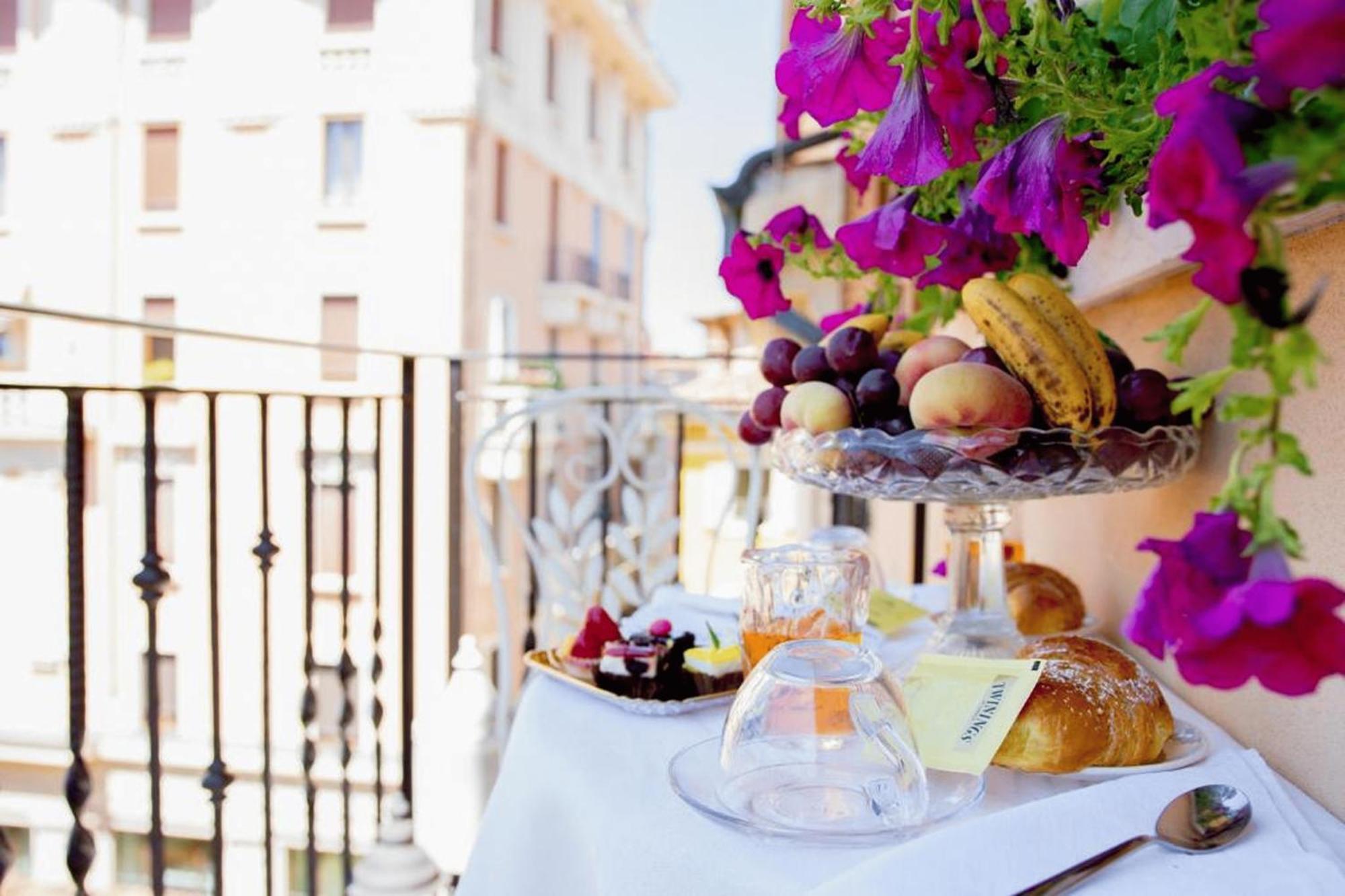 Opera Luxury Apartment Verona Exterior photo
